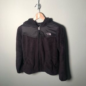 BLACK NORTH FACE FUZZY ZIP UP
